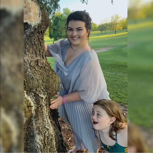 Meet your Posher, Jessica - Picture 3 of 4